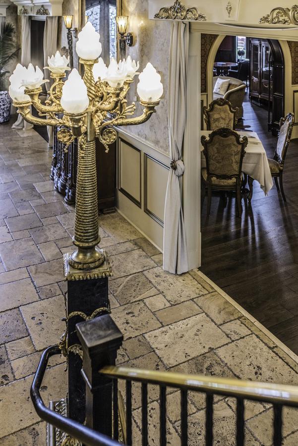 Hôtel Kentucky Castle à Versailles Extérieur photo